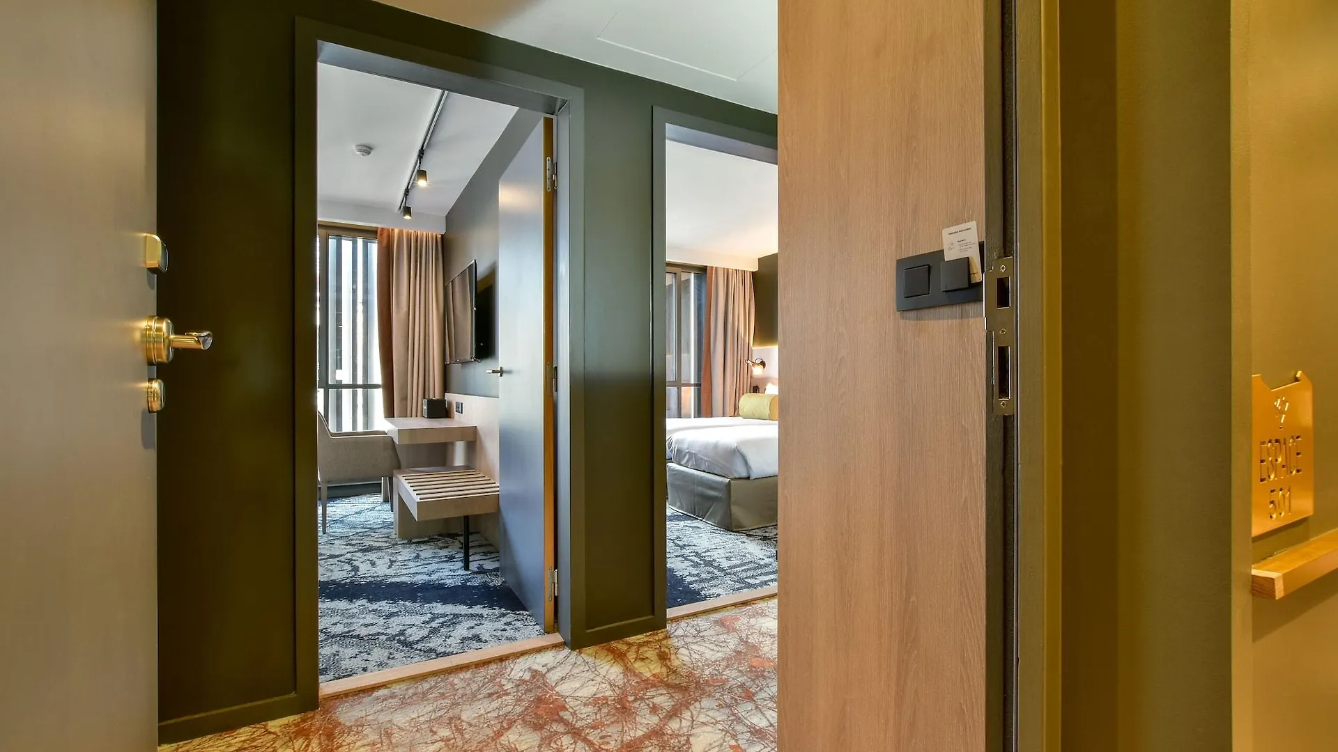 B55 Hotel