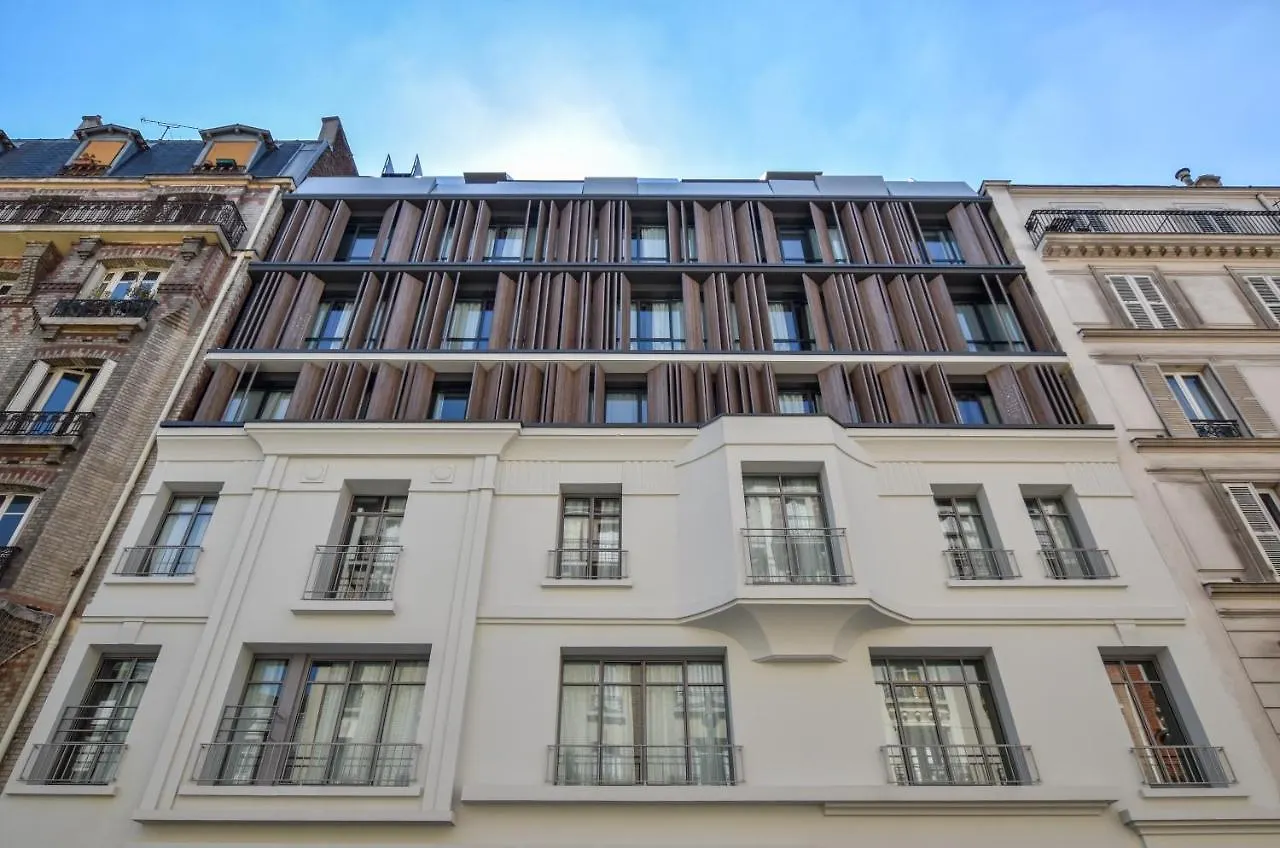 B55 4* Parigi